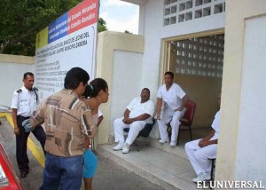 Médicos cubanos num posto de saúde, Guarenas, Venezuela