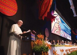 Evo Morales entrega ao Papa Francisco um crucifixo blasfemo