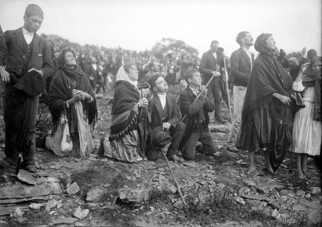 Em Fátima, em 13 de outubro de 1917, 70 mil portugueses testemunharam o "milagre do sol"