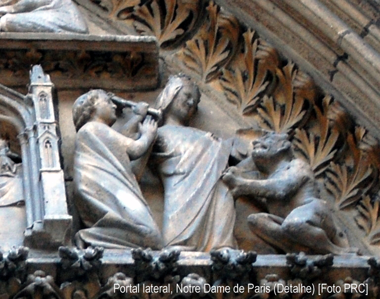 Detalhe da escultura. Nossa Senhora expulsa o demônio que tinha tomado posse do monge Théophile.