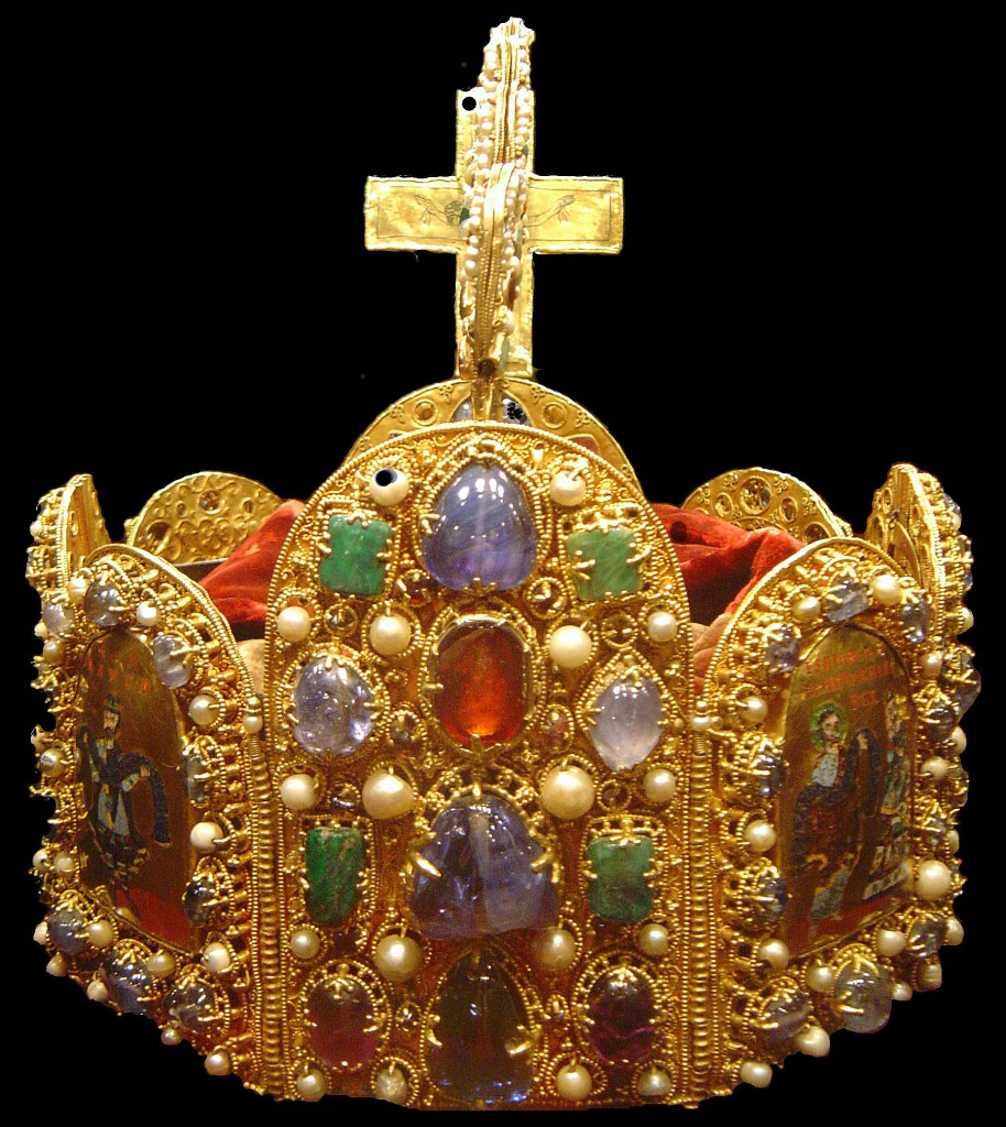 Coroa do Sacro Império Romano Alemão. Atualmente exposta na Schatzkammer (no Tesouro do Palácio Imperial de Hofburg) da capital austríaca.