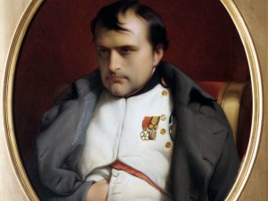 Autoritário, centralizador, populista, confiante no uso da força, Napoleão Bonaparte arrastou atrás de si grande parte da França, até que suas derrotas o jogaram, exilado, em Santa Helena.