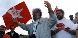 Leonardo Boff, ao lado de Lula, como cabo eleitoral do PT