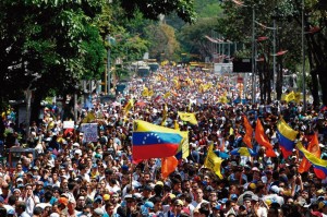 Venezuelanos em protesto contra o governo bolivariano