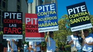 Protestos em várias capitais colombianas chamando à resistência civil contra as propostas de Juan Manuel Santos