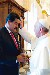 Na última visita de Maduro ao Vaticano, já no meio da crise interna na Venezuela, o Papa Francisco lhe deu seu apoio