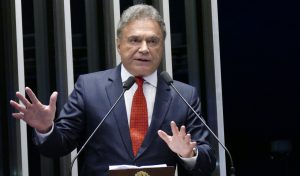 [foto ao lado]