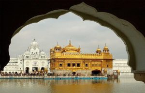 O Temple Dourado da cidade de Amritsar (Punjab, India)
