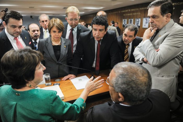 “Lei da homofobia” gera fobia no Senado