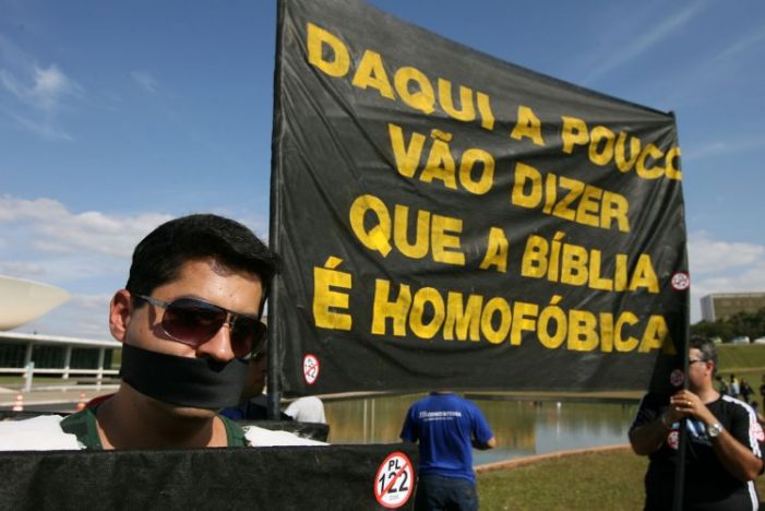 YAVEH, ESSE DEUS HOMOFÓBICO