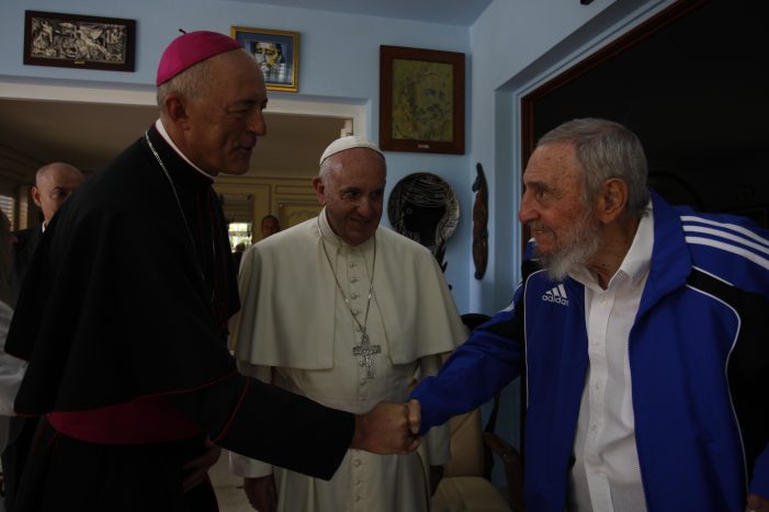 Ditador Castro, apoio eclesiástico e mito murchado