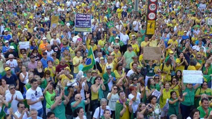 “STF, CONDENE OS CORRUPTOS E NÃO OS BEBÊS!”