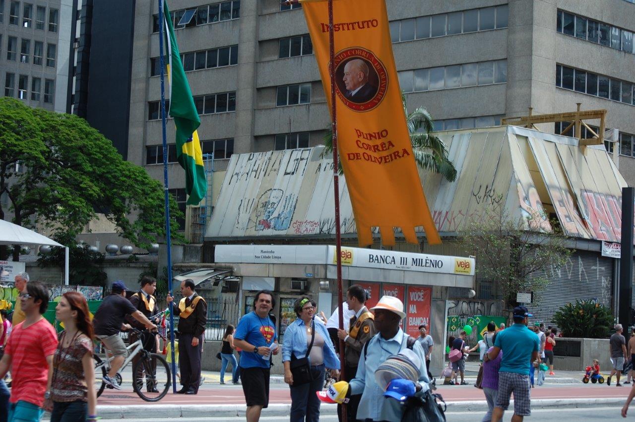 manifestacao-paulista-26-marco-2016-44
