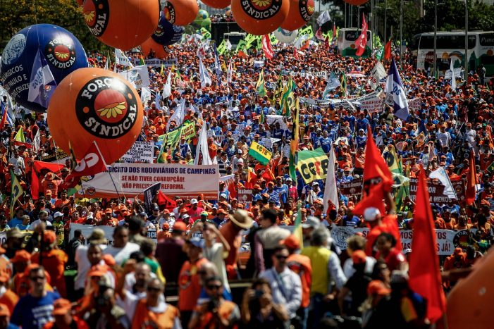 A quem interessa a atual crise política brasileira?