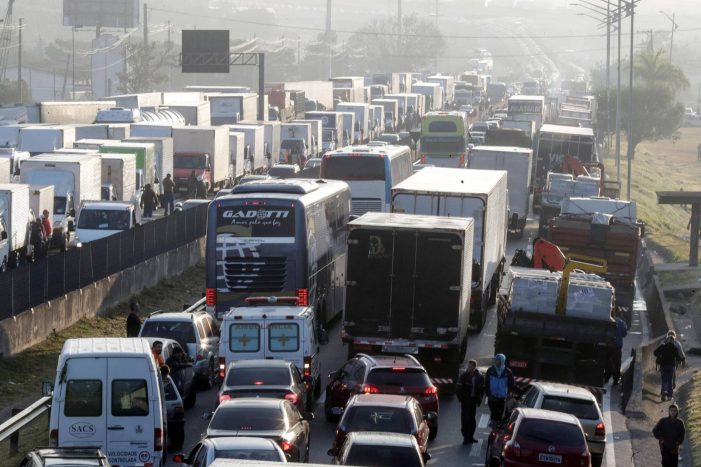 Uma análise a propósito da paralisação dos caminhoneiros