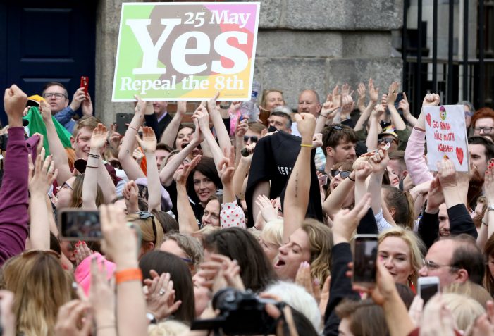 IRLANDA — Aprovada a diabólica prática do aborto IRLANDA — Aprovada a diabólica prática do aborto