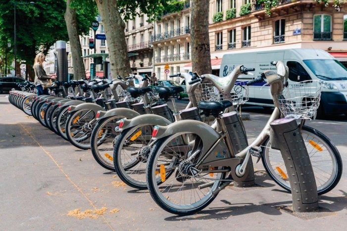 Adeptos da “religião verde” enlouquecem parisienses