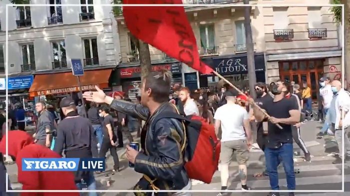 Esquerdistas atacam procissão na França