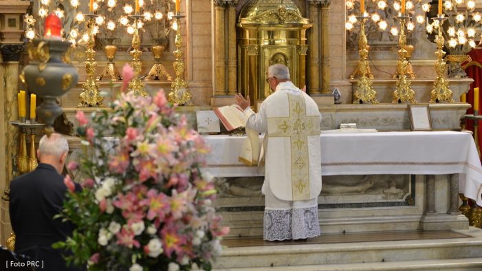 A Igreja crê o que ela reza e reza o que ela crê