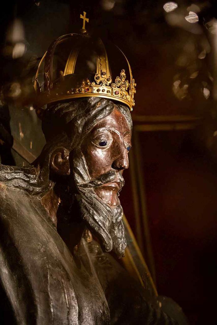 A mais antiga imagem de madeira da Crucifixão