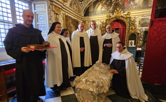 CORPO INCORRUPTO DE SANTA TERESA D´ÁVILA