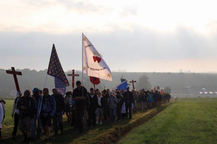 DAS CINZAS AO FOGO: o discreto ressurgir do catolicismo na Europa