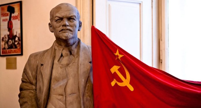Influenciador comunista deixa partido que desejava ‘socializar’ seu canal no YouTube