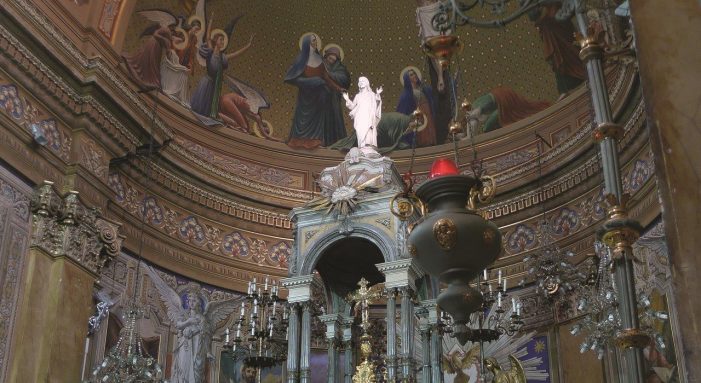 Seria teologicamente errado prestar culto a uma parte do corpo de Jesus, como ao seu Coração?
