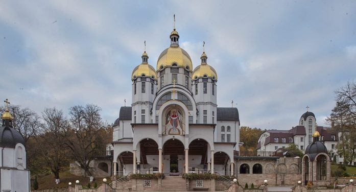 Santuário de Nossa Senhora de Zarvanytsia — A Lourdes da Ucrânia
